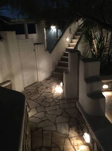 https://bstatic.com/images/hotel/max600/109/109551118.jpg